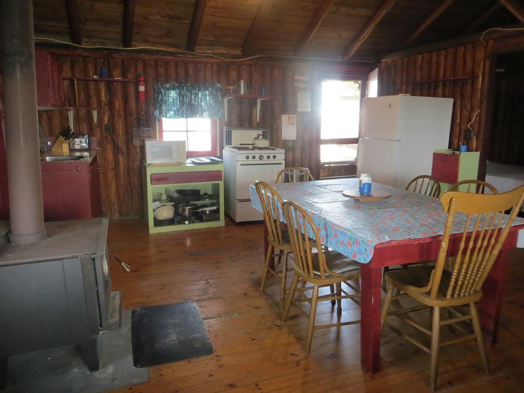 Lake Wolsey Cabins Hotel Gore Bay Zewnętrze zdjęcie