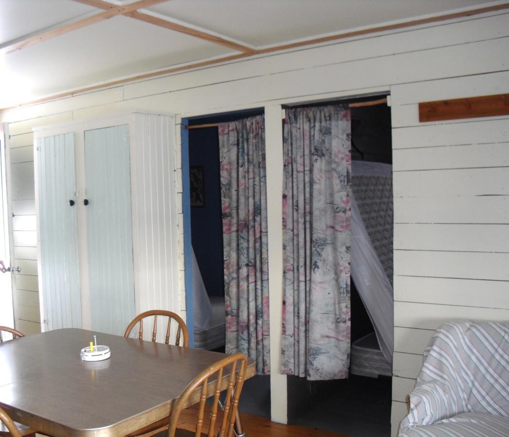 Lake Wolsey Cabins Hotel Gore Bay Zewnętrze zdjęcie
